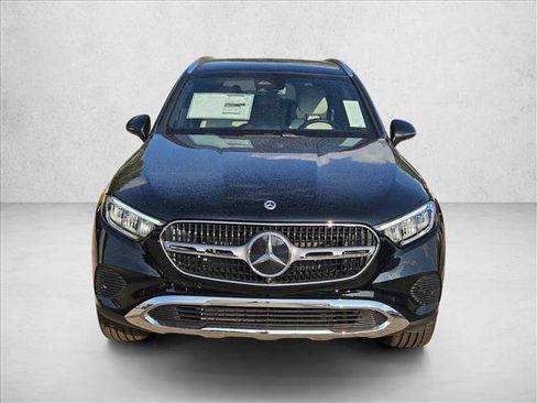 Used 2026 Mercedes-Benz GLC 300 image 2