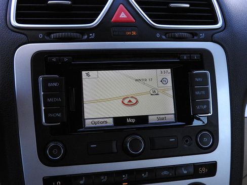 Used 2016 Volkswagen Eos Komfort FWD image 18