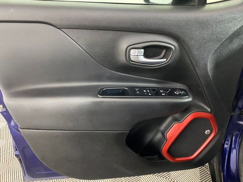 Used 2016 Jeep Renegade Trailhawk image 12