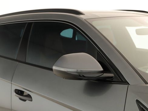 Used 2020 Lamborghini Urus image 36