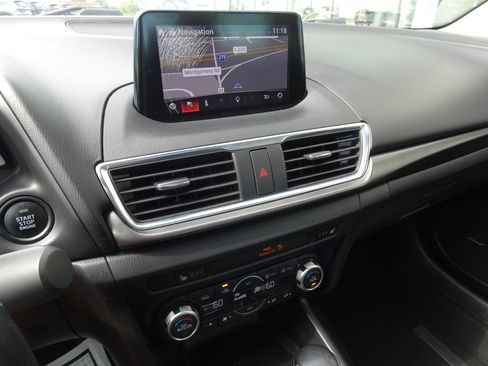 Used 2018 MAZDA MAZDA3 Grand Touring FWD image 19