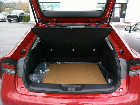 New 2026 Toyota Prius LE image 18