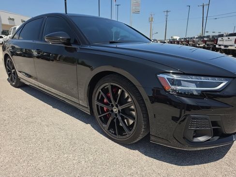 Used 2024 Audi S8 w/ S8 Black Optic Plus Package AWD/4WD image 8