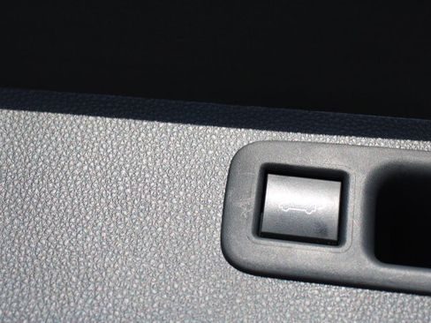 Certified 2022 Toyota Highlander XLE image 16