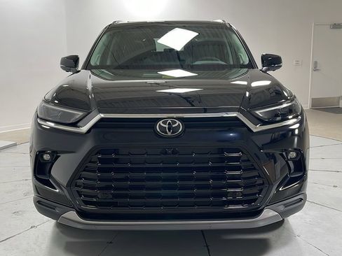 New 2025 Toyota Grand Highlander Platinum image 2