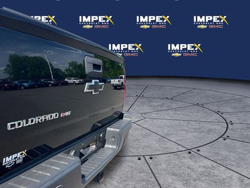 Used 2020 Chevrolet Colorado ZR2 w/ ZR2 Midnight Special Edition AWD/4WD image 30