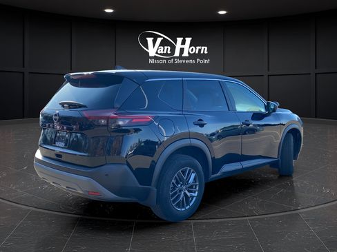 Used 2023 Nissan Rogue S FWD image 3