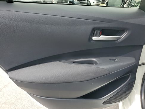 Used 2020 Toyota Corolla LE image 26