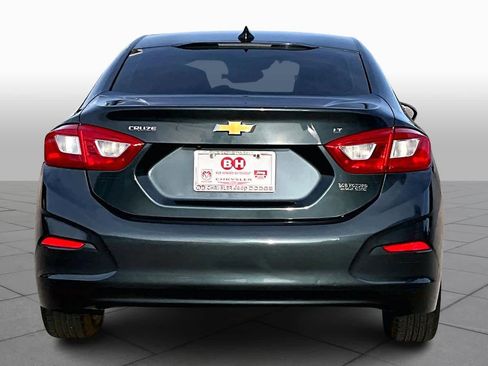 Used 2017 Chevrolet Cruze LT image 5