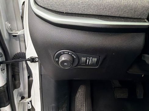 Used 2023 Toyota Corolla LE FWD image 59