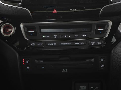 Used 2019 Honda Pilot Elite image 18