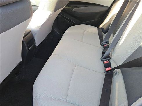 Used 2022 Toyota Corolla LE FWD image 17