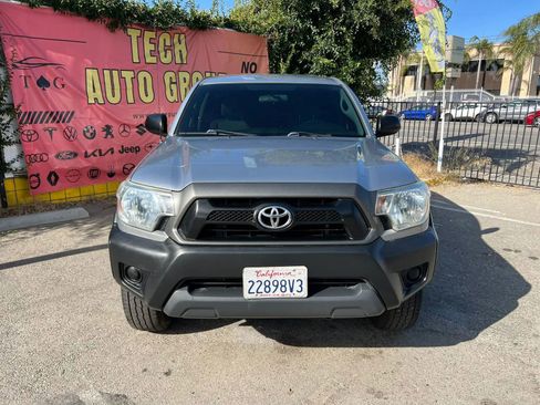 Used 2015 Toyota Tacoma PreRunner w/ Convenience Package RWD image 2