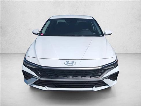 New 2026 Hyundai Elantra SE FWD image 6