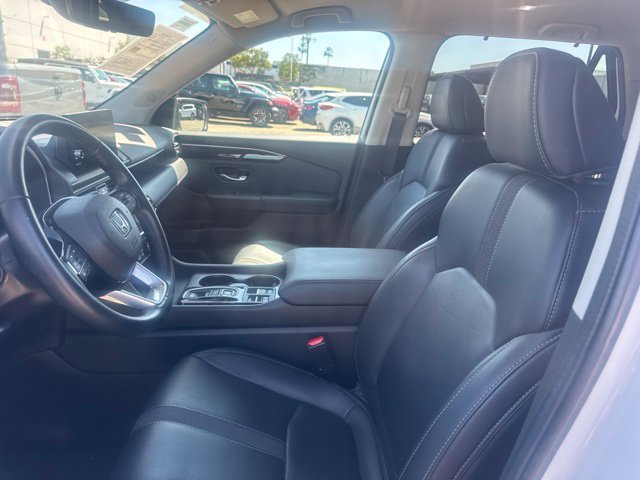 Used 2025 Honda Pilot EX-L image 9