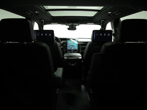 New 2026 GMC Yukon XL AT4 w/ AT4 Premium Plus Package AWD/4WD image 17