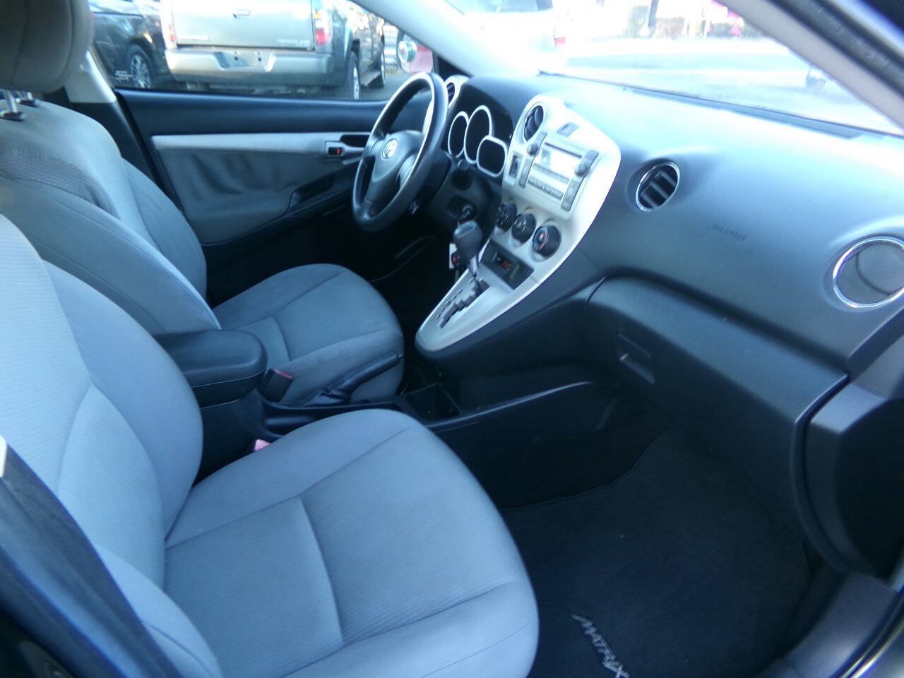 Used 2010 Toyota Matrix w/ PWR Pkg FWD image 11