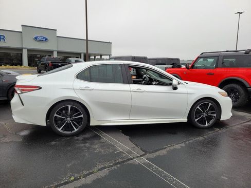 Used 2019 Toyota Camry XSE image 13