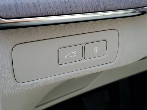 New 2026 Volvo XC90 T8 Ultra w/ Protection Package Premier image 9