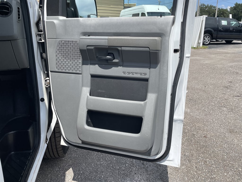 Used 2009 Ford E-250 and Econoline 250 Extended RWD image 31