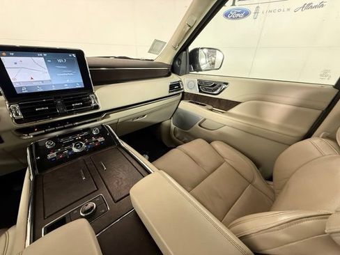 Used 2019 Lincoln Navigator Reserve AWD/4WD image 30