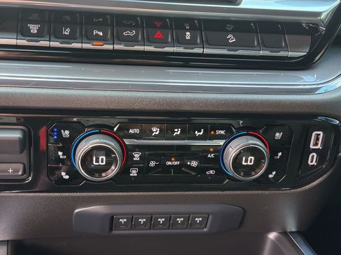 Used 2024 Chevrolet Silverado 2500 High Country w/ High Country Premium Package AWD/4WD image 16