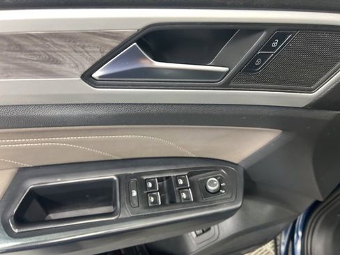 Used 2021 Volkswagen Atlas Cross Sport SE image 13