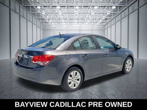 Used 2013 Chevrolet Cruze LS FWD image 4