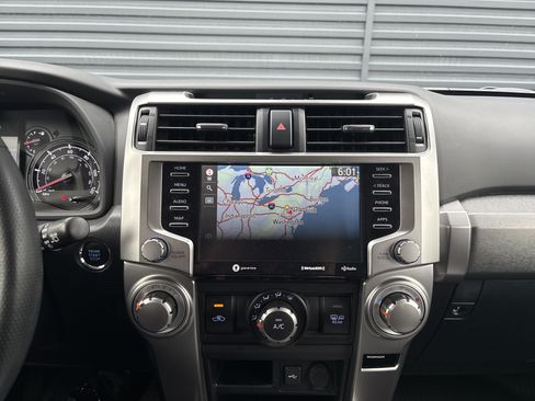 Used 2020 Toyota 4Runner SR5 Premium w/ Moonroof Package AWD/4WD image 15