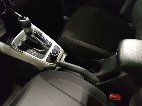 Used 2020 Hyundai Venue SEL FWD image 26