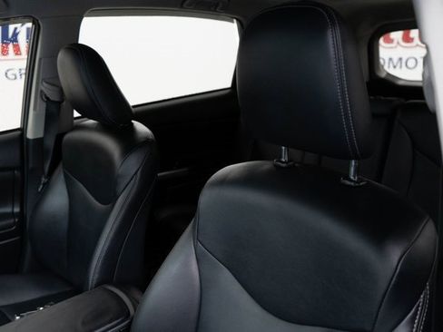 Used 2016 Toyota Prius V Four image 15