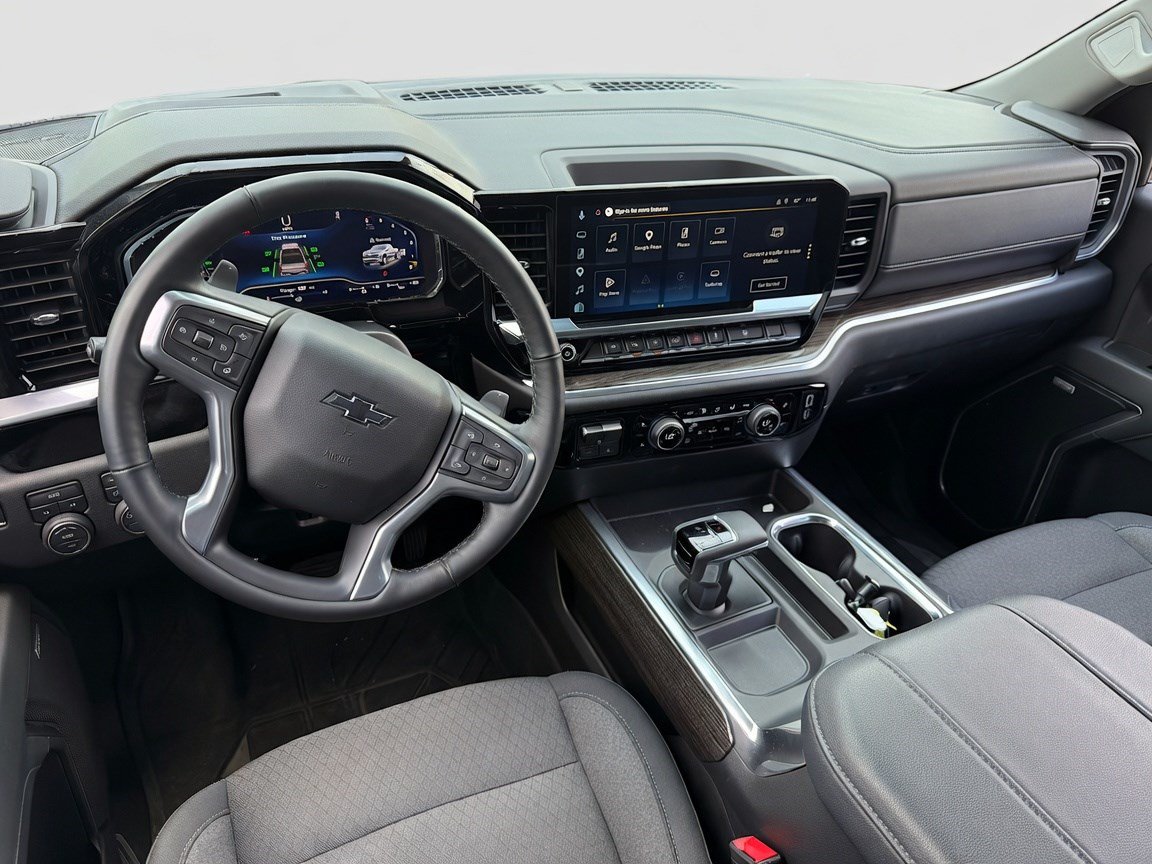 Used 2025 Chevrolet Silverado 1500 RST w/ Redline Edition AWD/4WD image 16