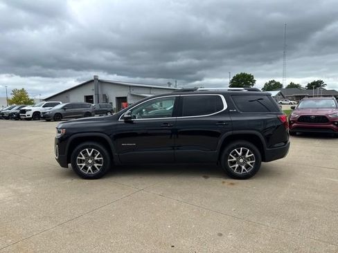 Used 2022 GMC Acadia SLE w/ Driver Convenience Package FWD image 4