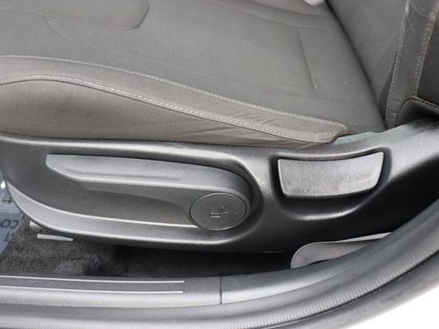 Used 2024 Hyundai Elantra SEL FWD image 42