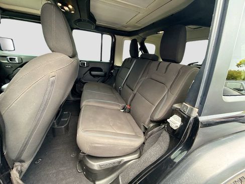 Used 2023 Jeep Wrangler Unlimited Rubicon 4xe AWD/4WD image 27