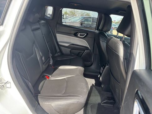 Used 2025 Jeep Compass Limited AWD/4WD image 27