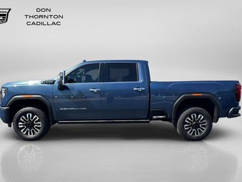 Used 2025 GMC Sierra 2500 Denali Ultimate AWD/4WD image 2