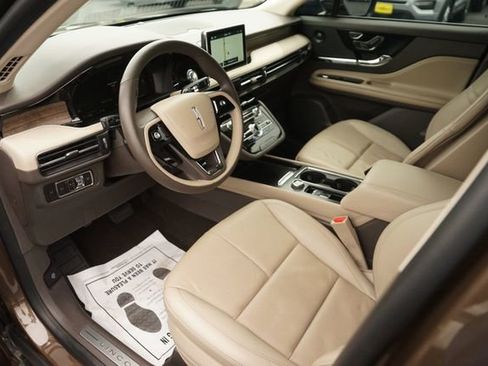 Used 2022 Lincoln Corsair Reserve w/ Equipment Group 201A FWD image 8