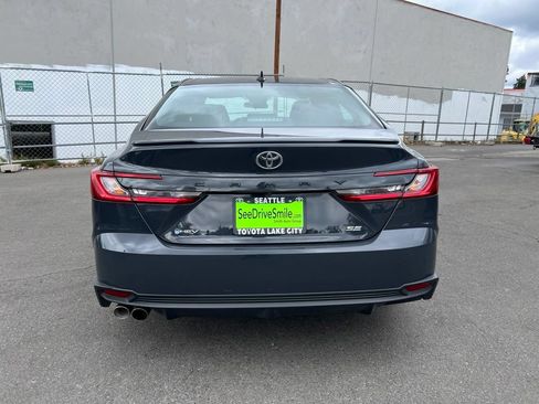 Used 2025 Toyota Camry SE FWD image 5