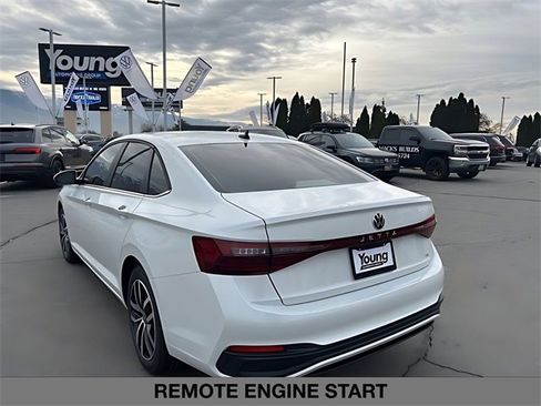 New 2026 Volkswagen Jetta SE image 10