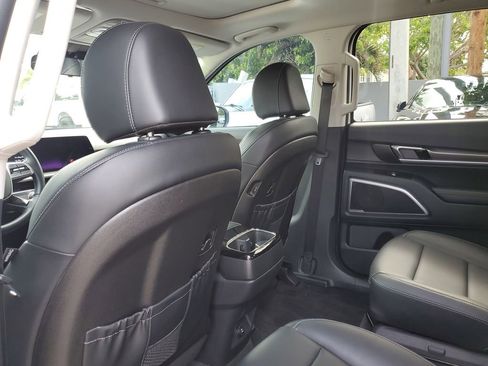 Used 2025 Kia Telluride S FWD image 15