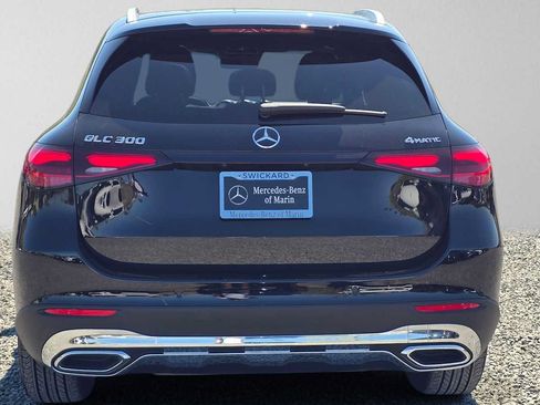 Used 2025 Mercedes-Benz GLC 300 4MATIC image 5