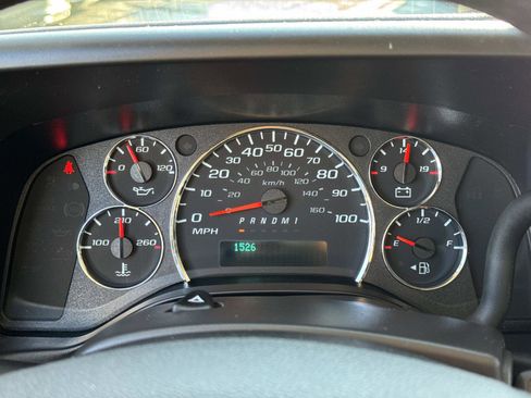 Used 2024 GMC Savana 2500 w/ Driver Convenience Package image 9