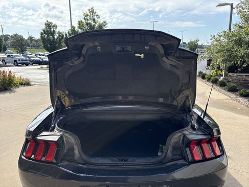 Used 2024 Ford Mustang Convertible RWD image 30