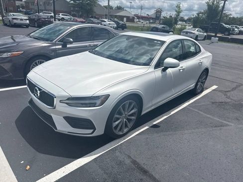 Used 2019 Volvo S60 T5 Momentum w/ Premium Package FWD image 4