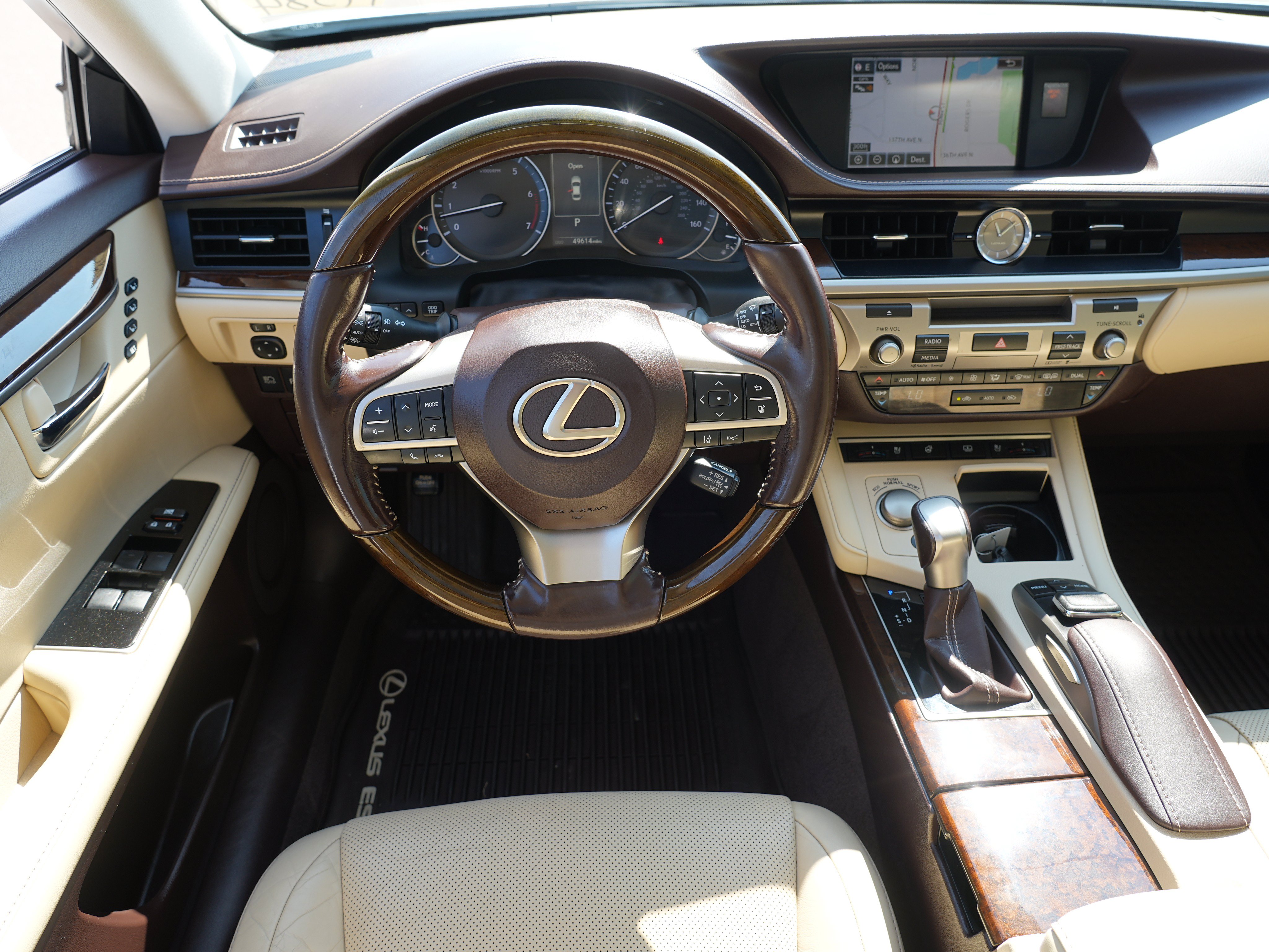 Used 2016 Lexus ES 350 w/ Luxury Package w/Wood Trim FWD image 24