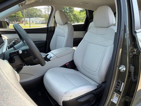 Certified 2025 Hyundai Tucson SE FWD image 22