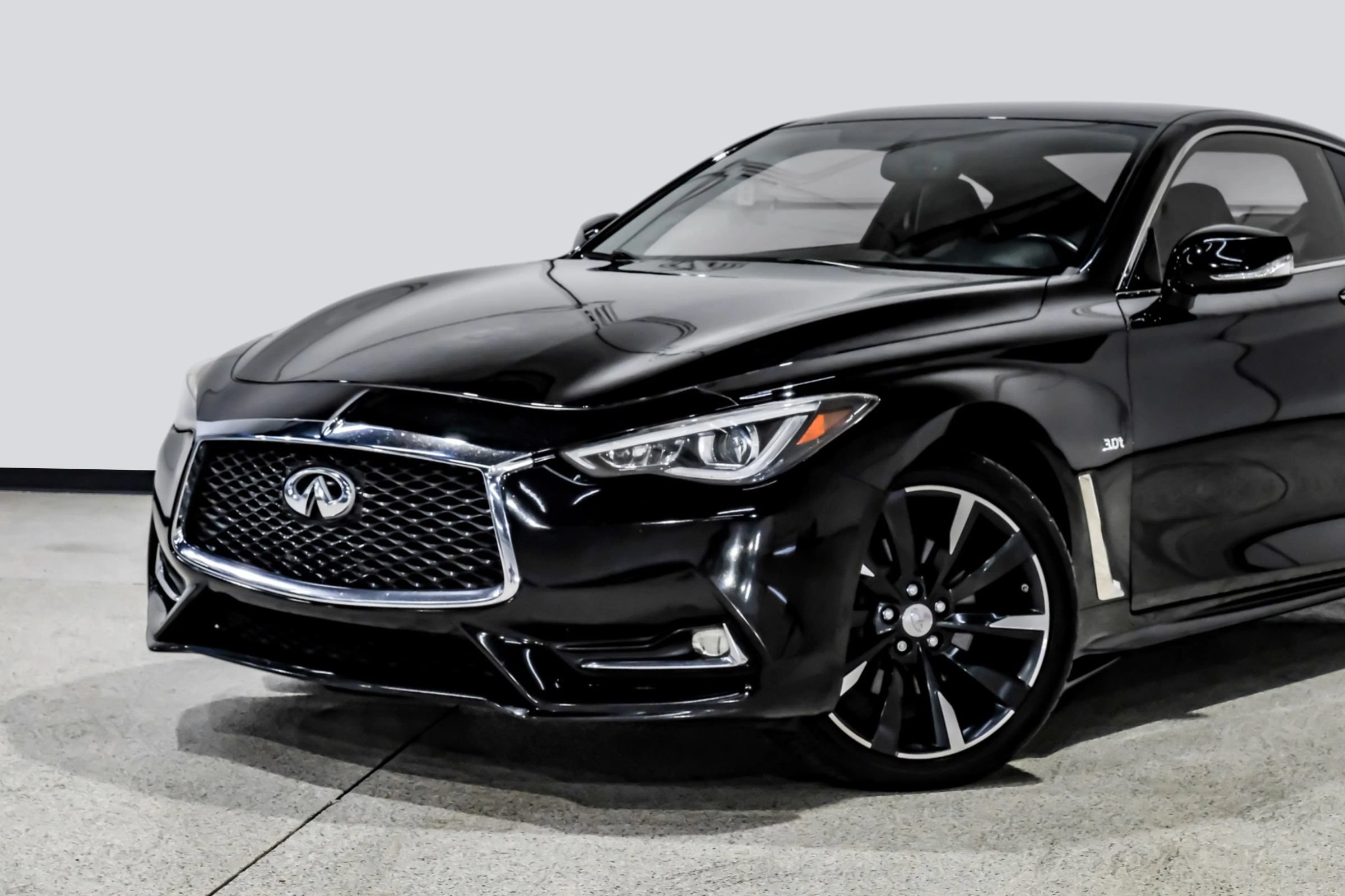 Used 2017 INFINITI Q60 3.0t w/ Premium Plus Package 3.0T AWD/4WD image 12