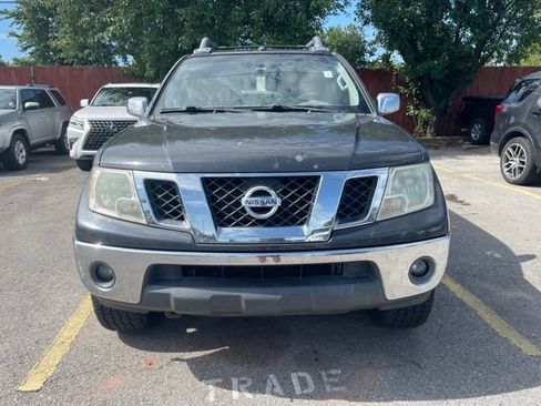 Used 2012 Nissan Frontier SL w/ Moonroof Pkg AWD/4WD image 3