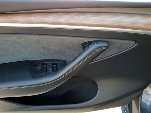 Used 2022 Tesla Model Y Performance AWD/4WD image 10